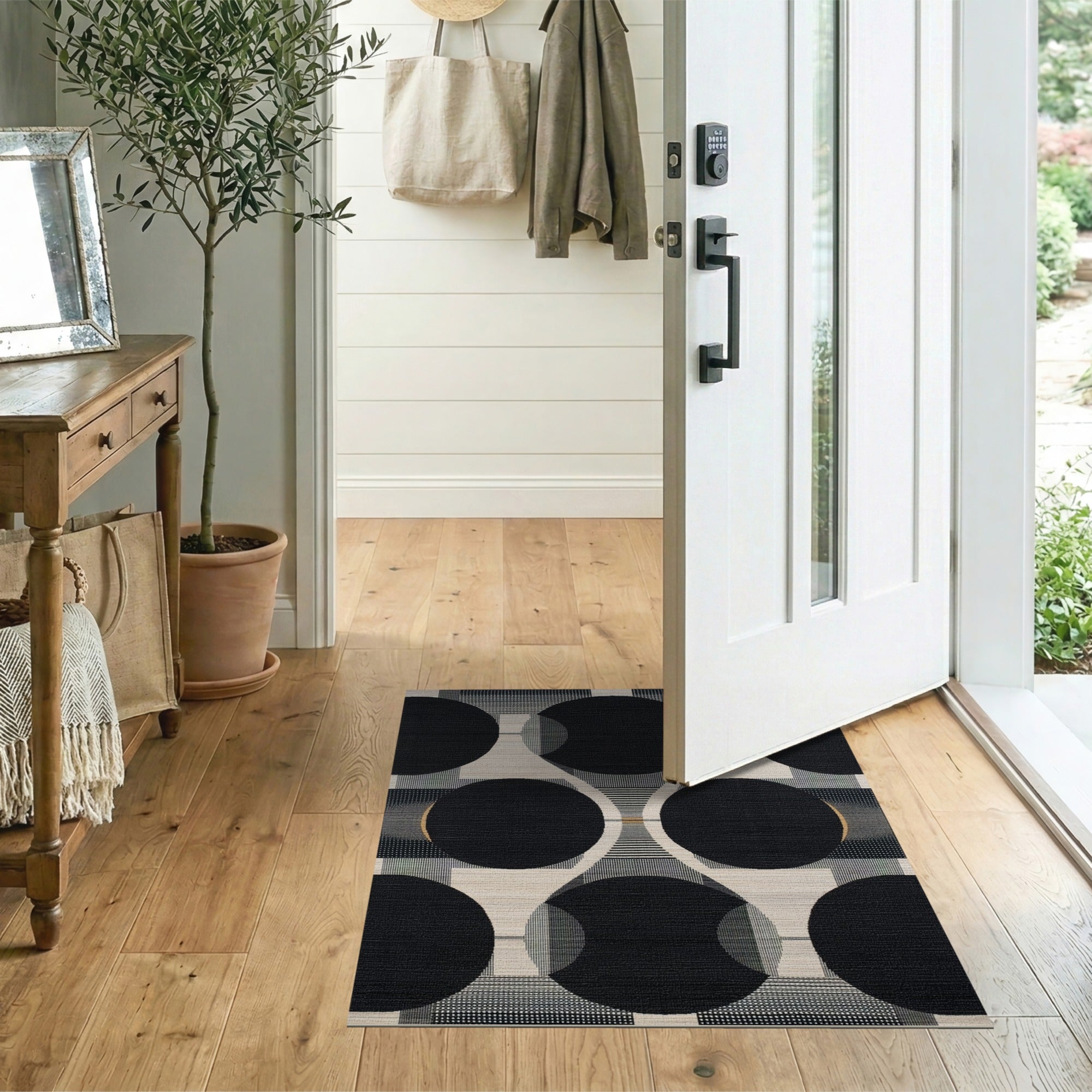 Modern Overlapping Black Circle Geometric Rug