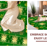 Playful Festive Clover Illustration(Green)