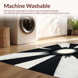 Bold Graphic Contrast in Neutral Tones(Black)