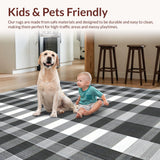 Minimalist Checks with Bold Contrast(Black)