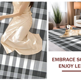 Minimalist Checks with Bold Contrast(Black)