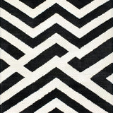 Contemporary Monochrome Zigzag Runner with Sharp Angular Stripes(Black)