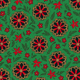 Heritage Holly Berry Vine Interlocking Medallion Ornament(Green)