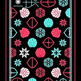 Festive Seashell Wonderland Motif with Whimsical Holiday Accents(Black)